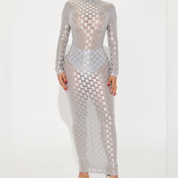 Checkmate Checkered Maxi Dress - Picture 2 of 5